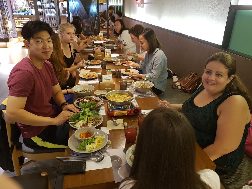 Comeinn Guesthouse Hongdae - Female Only โซล ภายนอก รูปภาพ