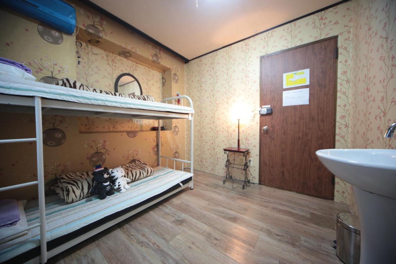 Comeinn Guesthouse Hongdae - Female Only โซล ภายนอก รูปภาพ